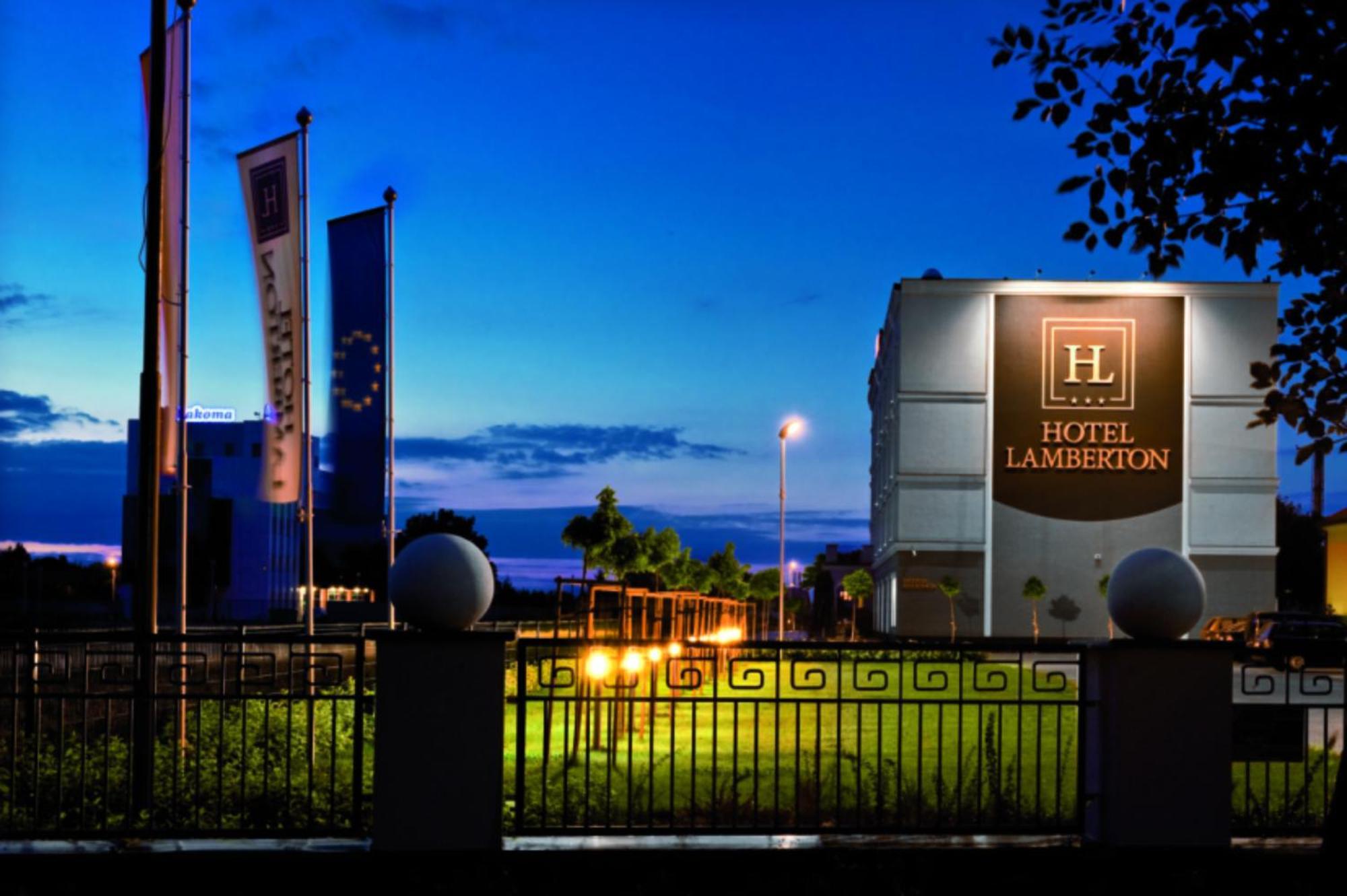 Hotel Lamberton Ołtarzew Exterior foto